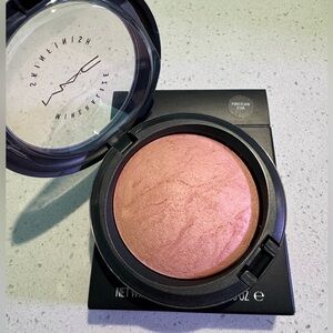 MAC Mineralize Skinfinish Porcelain Pink BNIB limited edition highlighter! NEW !